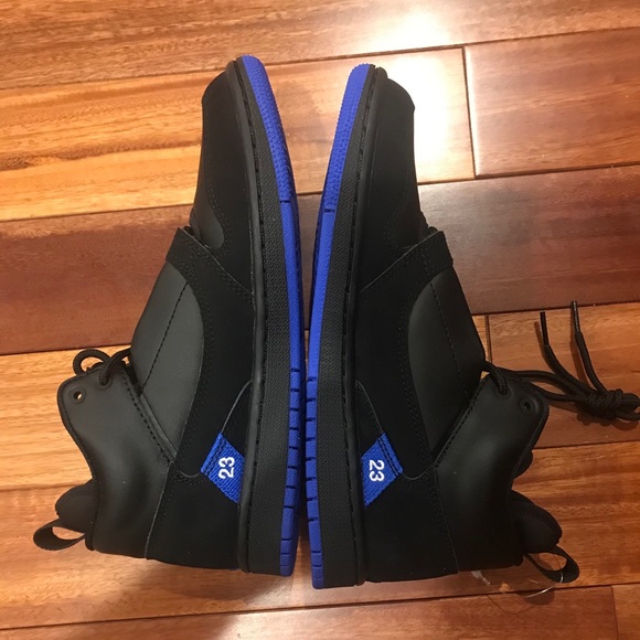 jordan fadeaway black royal